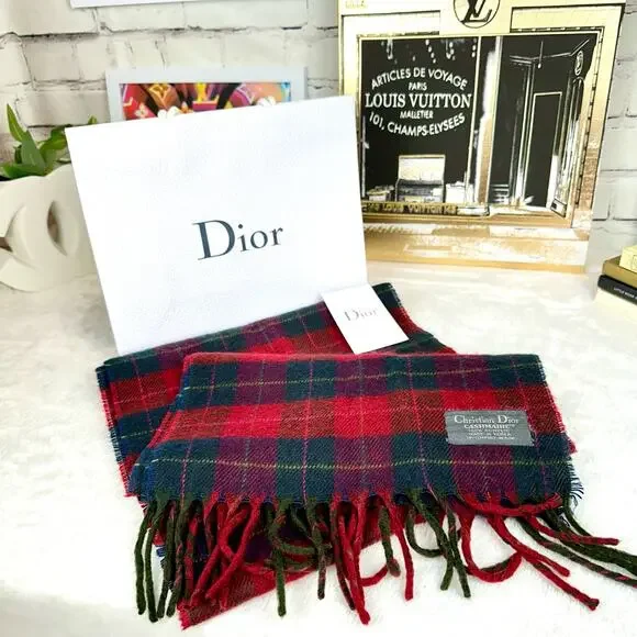 Christian Dior Red Cashmaire 100% acrylic Plaid Scarf GREAT GIFT IDEA! - Picture 4 of 8